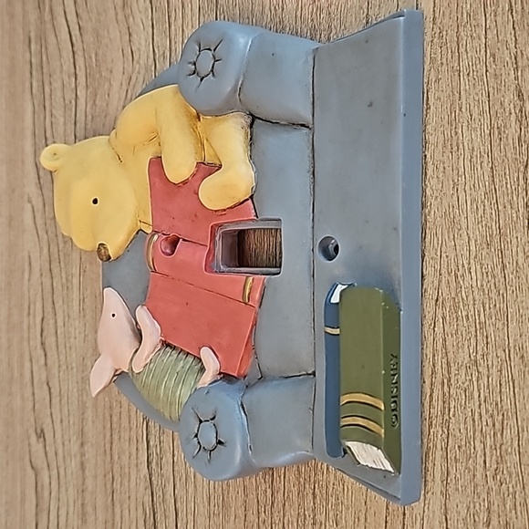 MICHAEL & CO Classic Pooh Ceramic Light Switch Cover - Picture 3 of 6